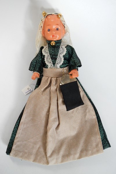 Picture of Netherlands Doll marked Drenthe